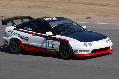 Honda Integra’en og Jakob Borum befandt sig godt på Ring Djursland.
(Foto: Olfert)